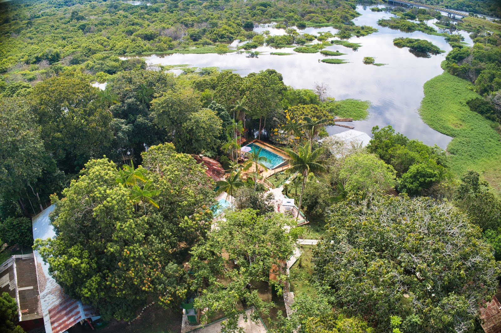 Resort de Selva Amazon Jungle Palace